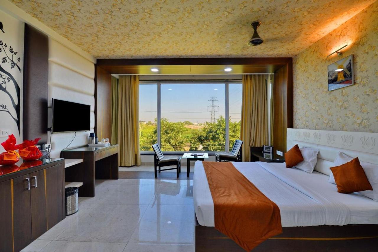 Hotel Tilak Бхопал Екстер'єр фото